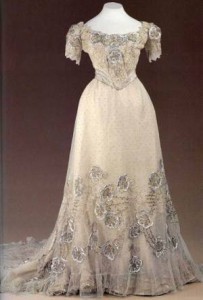 Рис.1. Уникальное платье для императрицы Александры Федоровны